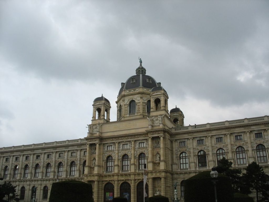 Prirodnjački-muzej-Beč
