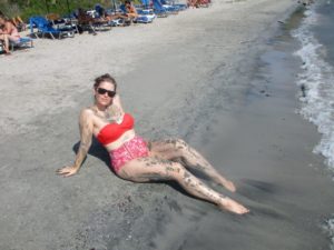 Crni pesak na Kalopigado plaži