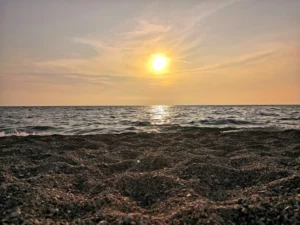 Zalazak sunca na Karavostasi plaži