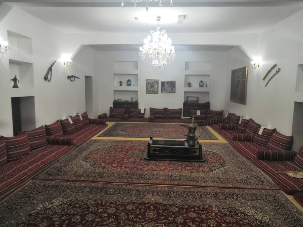 Glavna soba za prijem u Šeikovoj kući u Al Ainu