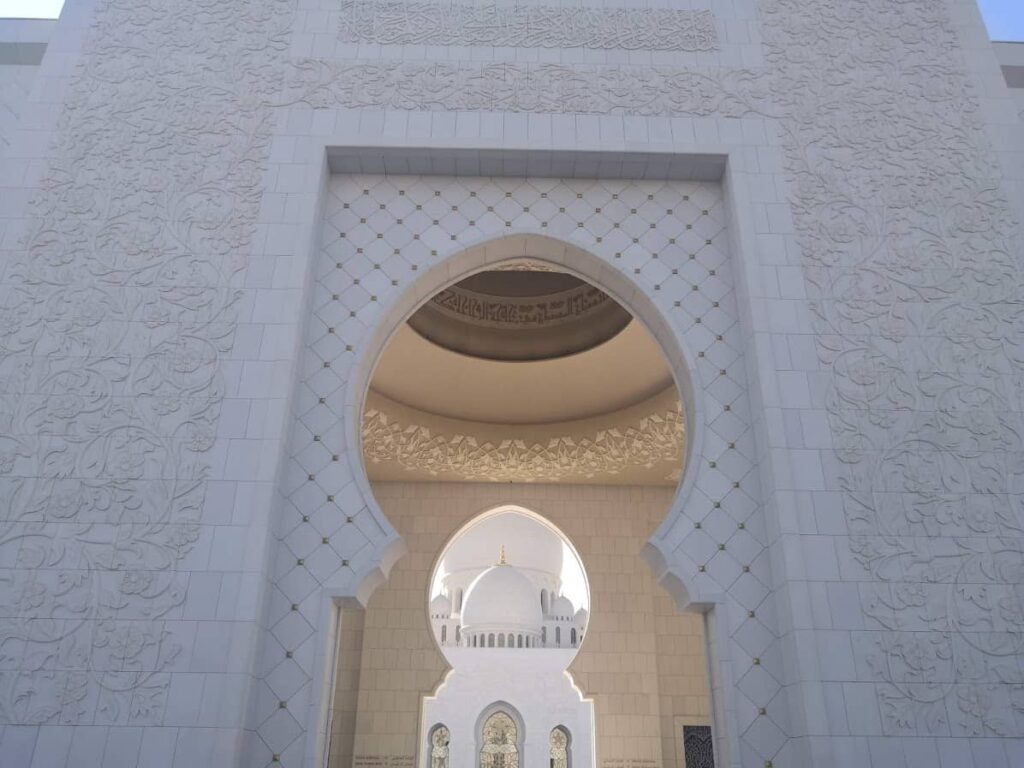 Ulaz u Veliku Džamiju Šeika Zayeda