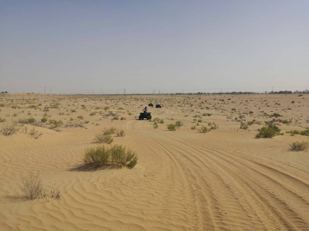 Vožnja kvadova po pustinji