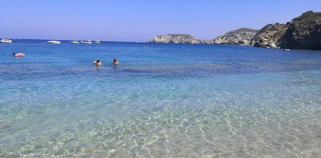 Voda na Agia Pelagia plaži