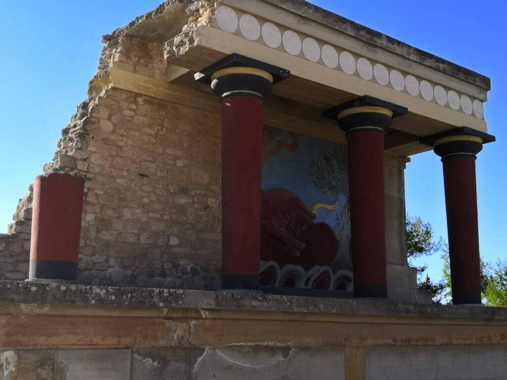 Rekonstrukcija freske bika u Knososu