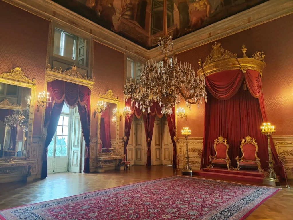 Prestolna soba u palati Ažuda