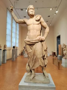 Posejdonova statua u arheološkom muzeju