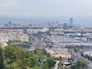 Pogled an Barselonu sa vidikovca Monžuik